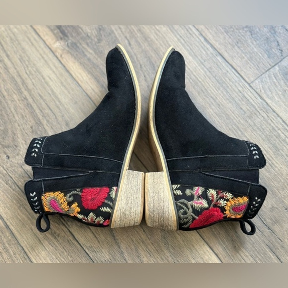 Tiara Topa Black Faux Suede Multi‎ Floral Embroidered Ankle Boots-Women’s Size 7 - Picture 5 of 7